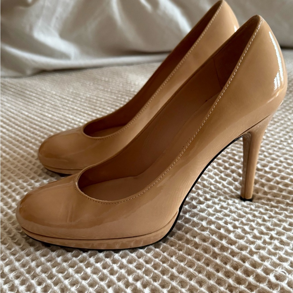 Stuart Weitzman Nude Patent Pumps